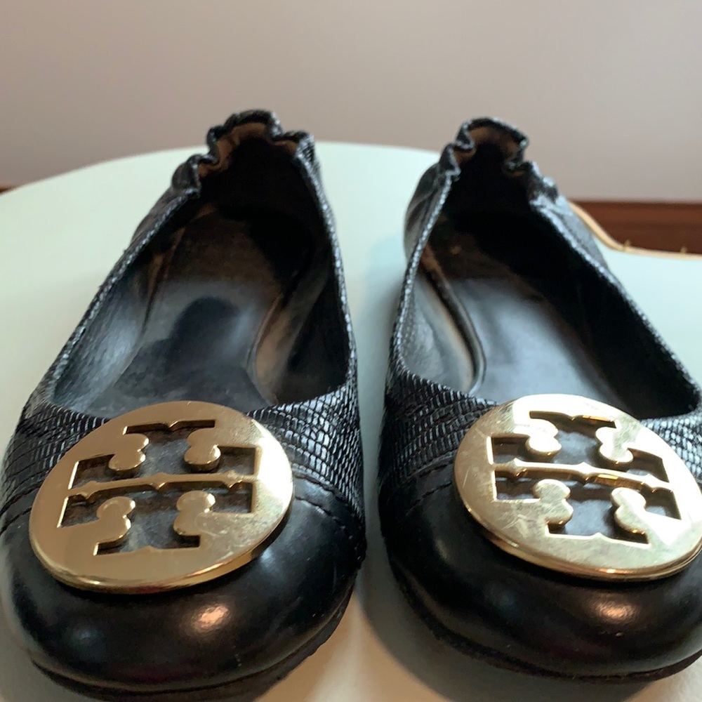 Tory Burch logo flats - black